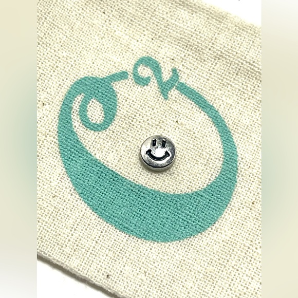 Origami Owl Jewelry - Origami Owl Living Lockets HTF Retired Original Smiley Face Floating Charm